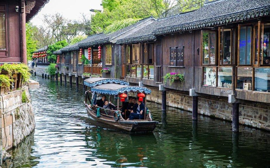 【两会·黔言】霍雨佳委员：强化智算能力建设 大力发展人工智能